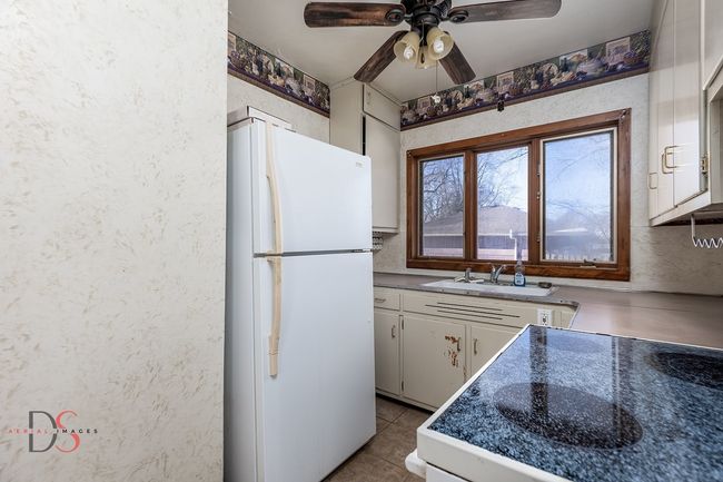 205 Pleasant Ave, House other with 3 bedrooms, 1 bathrooms and 2 parking in Ottawa IL | Image 15