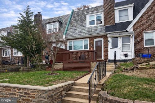 227 N Linden Ave, UPPER DARBY, PA, 19082-1211 | Card Image