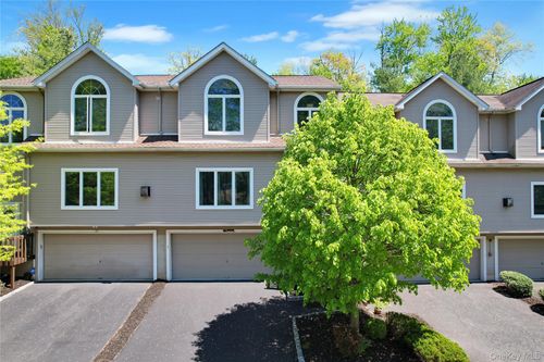 69 Leif Blvd, Congers, NY, 10920-1315 | Card Image