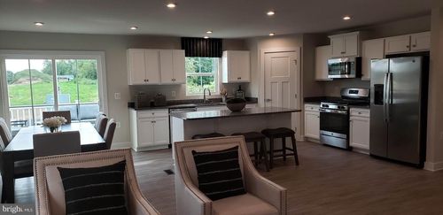 116 Buena Vista Dr, STEPHENS CITY, VA, 22655-3917 | Card Image