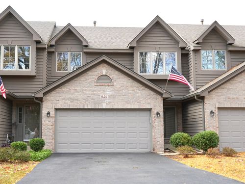 949 Millcreek Cir, Elgin, IL, 60123-2326 | Card Image
