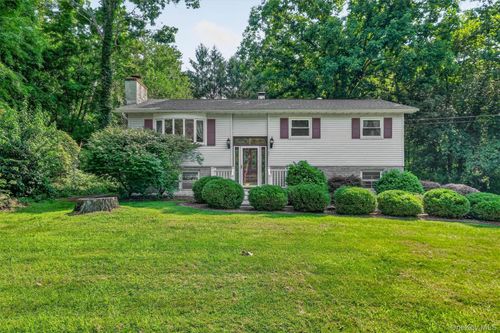 37 Julie Dr, East Fishkill, NY, 12533-5013 | Card Image