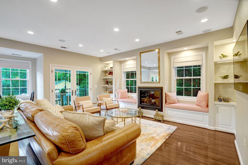 Residential in ARLINGTON 3