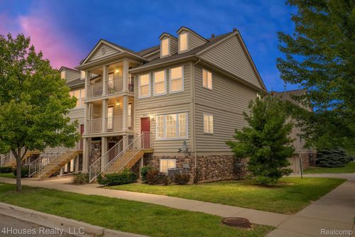 48-654 Lydia Ln, Pontiac, MI, 48341-1079 | Card Image