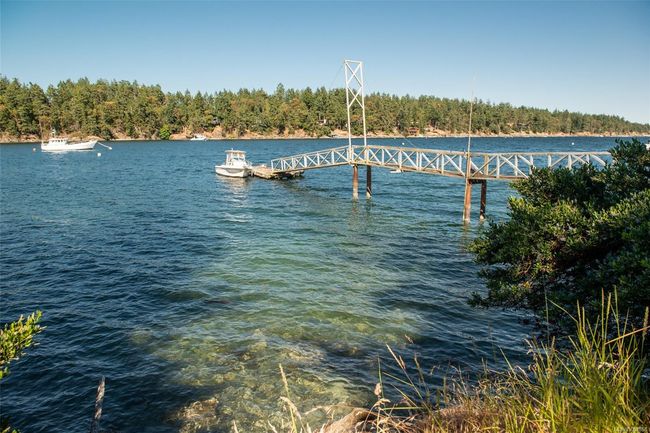 207 Welbury Dr, House other with 3 bedrooms, 2 bathrooms and 10 parking in Salt Spring Island BC | Image 17