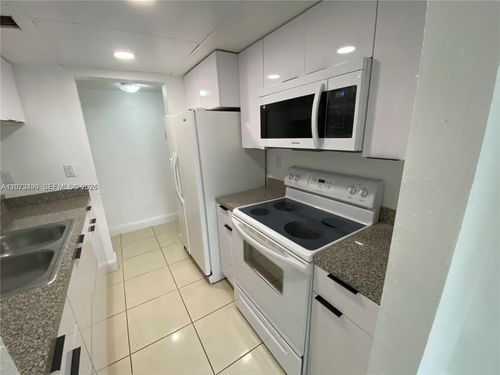 c-416-8365 Sw 152nd Ave, Miami, FL, 33193-4082 | Card Image