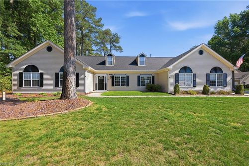 616 Country Club Blvd, Chesapeake, VA, 23322-8070 | Card Image
