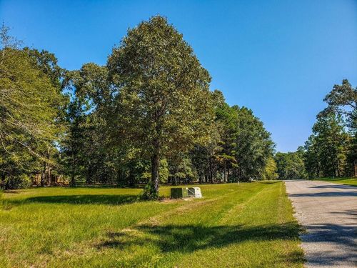 96 N Forest Dr, Huntsville, TX, 77340-5637 | Card Image