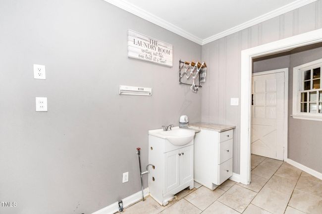 13-web-or-mls-208 S Andrews (8 of 37) | Image 13