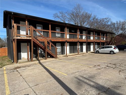 9-942 W Holly St, Fayetteville, AR, 72703-1626 | Card Image