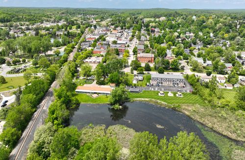 b-124 River Dr, Milford, MI, 48381-2062 | Card Image