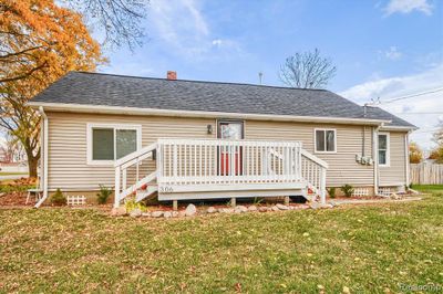 306 E Nepessing Street, Home with 3 bedrooms, 1 bathrooms and null parking in Lapeer MI | Image 1