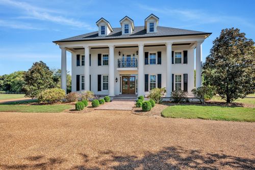 1860 Old Natchez Trce, Franklin, TN, 37069-4785 | Card Image