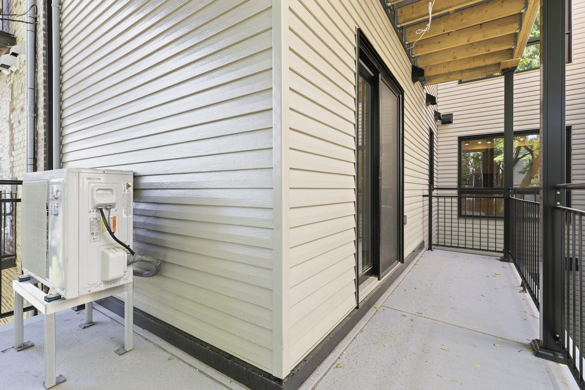 Residential Lease in Montréal (Mercier/Hochelaga-Maisonneuve) 2