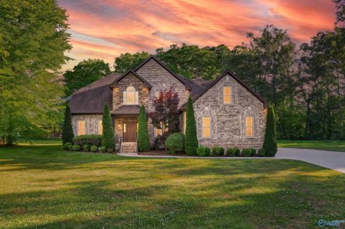 2 Knotting Hill Dr, Fayetteville, TN, 37334-7399 | Card Image