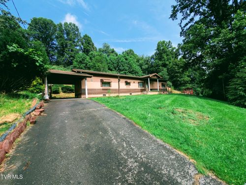 2056 Honey Camp Rd, Clintwood, VA, 24228-5917 | Card Image