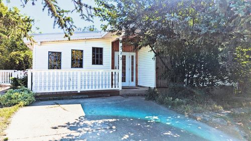 523 51 Avenue W, Claresholm, AB, T0L0T0 | Card Image