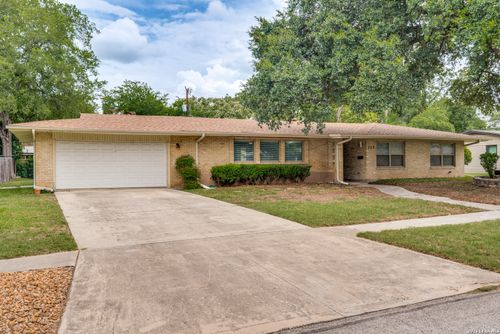 223 Beechwood Ln, San Antonio, TX, 78216-7345 | Card Image