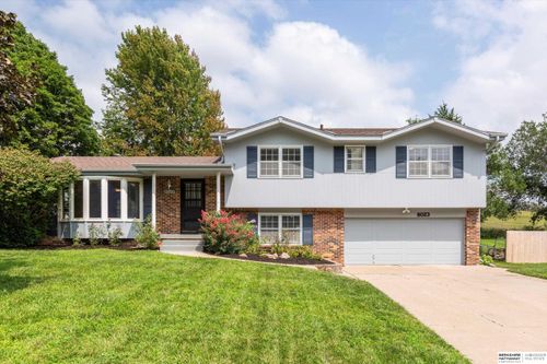 8023 Raven Oaks Dr, Omaha, NE, 68152-1800 | Card Image
