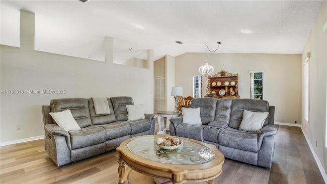 7914 Sw 199 Th Ter, House other with 4 bedrooms, 3 bathrooms and null parking in Cutler Bay FL | Image 10