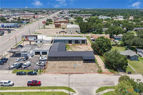 506 E Rosebud Ave, Victoria, TX, 77901-3330 | Card Image