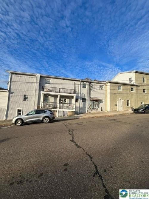 apt-8-1 W Garibaldi Ave, Nesquehoning, PA, 18240-1019 | Card Image