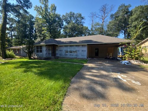 411 Forest Ave, Jackson, MS, 39206-3928 | Card Image