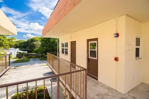 apt-223-415 Ne 2nd St, Hallandale Beach, FL, 33009-4366 | Card Image