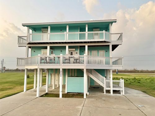 3109 Diane St, Crystal Beach, TX, 77650 | Card Image