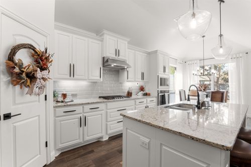 5121 Shallow Pond Dr, Aubrey, TX, 76227-1938 | Card Image