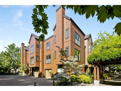 727 Se 34th Ave, Portland, OR, 97214-3177 | Card Image