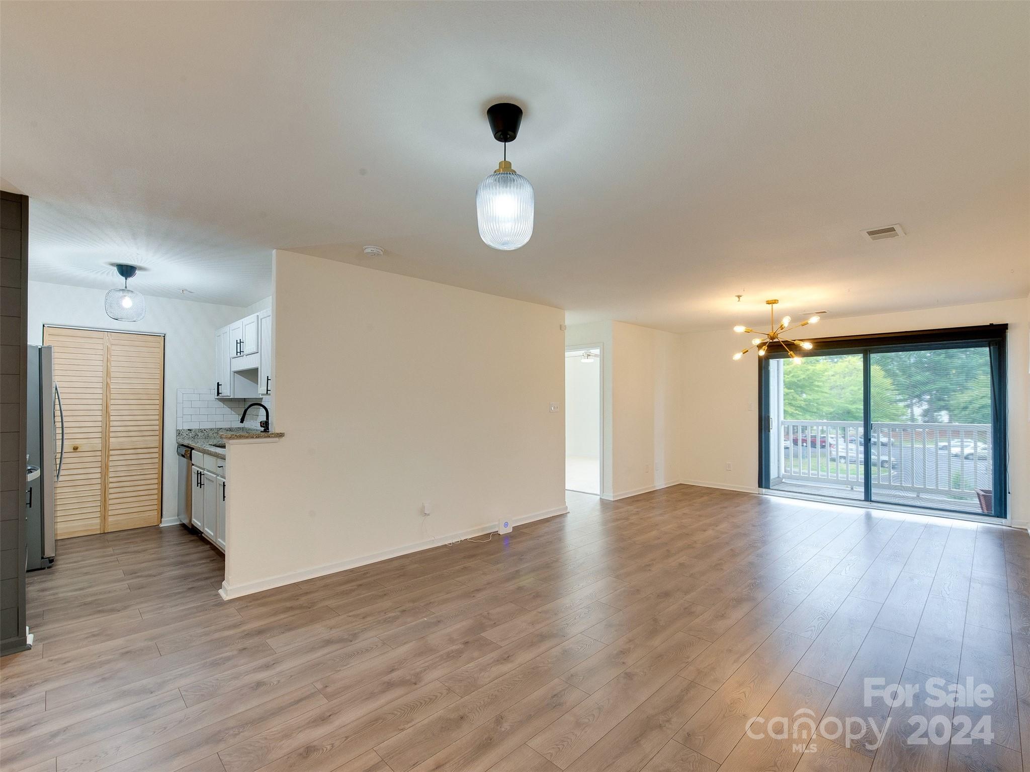 Plaza Walk Dr, Charlotte, NC 28215