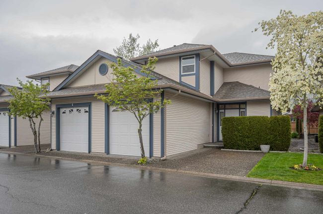 3 - 4725 221 Street, Townhouse with 3 bedrooms, 2 bathrooms and 2 parking in Langley BC | Image 1