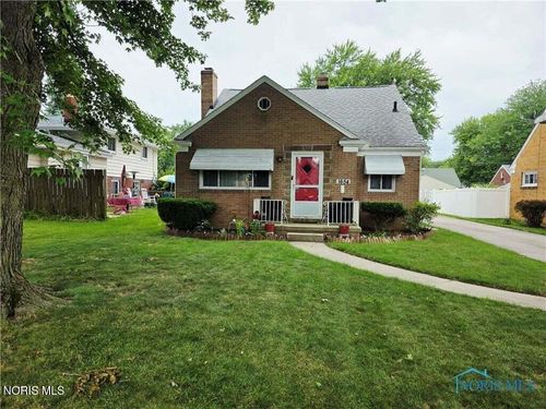 1654 Charmaine Dr, Toledo, OH, 43614-2562 | Card Image