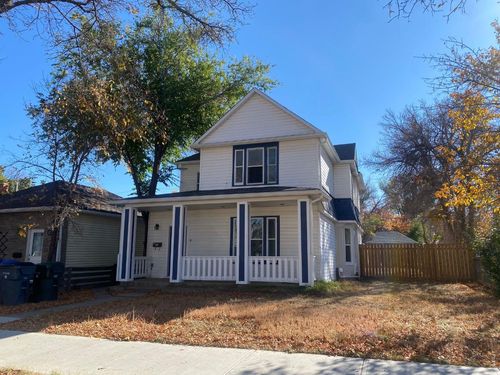 819 3 St Se, Medicine Hat, AB, T1A0H8 | Card Image