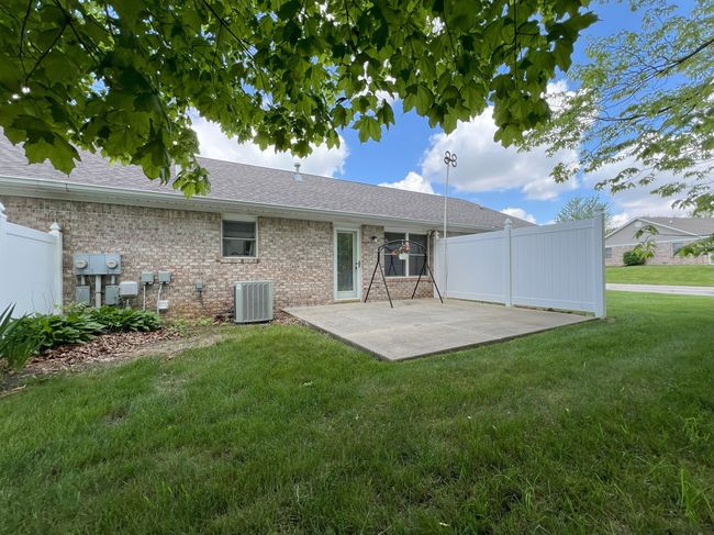 Private back patio | Image 4