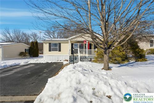 4234 Independence Ln, Walnutport, PA, 18088-9783 | Card Image
