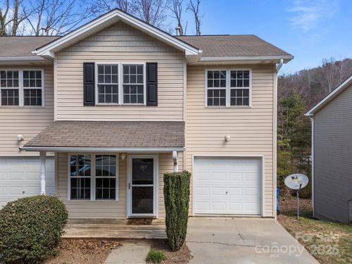 107 Alpine Ridge Dr, Asheville, NC, 28803-8832 | Card Image