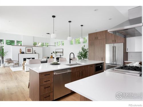 934 Spruce St, Boulder, CO, 80302-4027 | Card Image