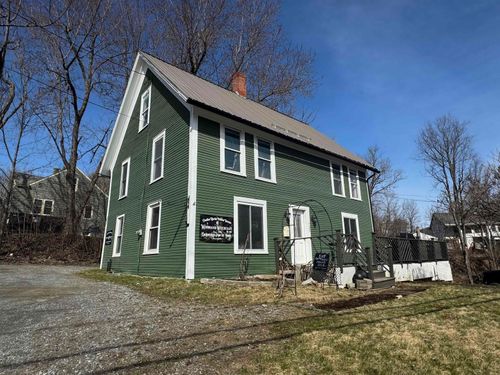 123 W End Ave, Newport, VT, 05855-4960 | Card Image
