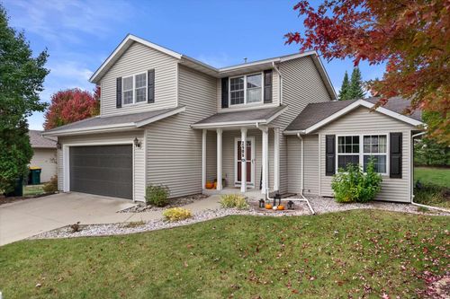 2606 Park Forest Drive, West Bend, WI, 53090 | Card Image
