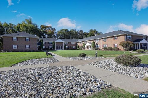 87 N N Maple Ave, Park Ridge, NJ, 07656-1260 | Card Image