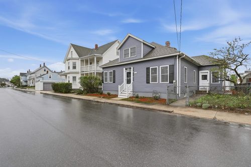 146 1/2 Chestnut St, Nashua, NH, 03060-6429 | Card Image