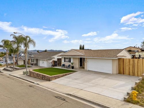 10121 Pinewood Vw, Santee, CA, 92071-1115 | Card Image