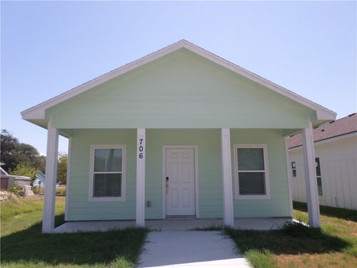 706 N Gagon St, Rockport, TX, 78382-4218 | Card Image