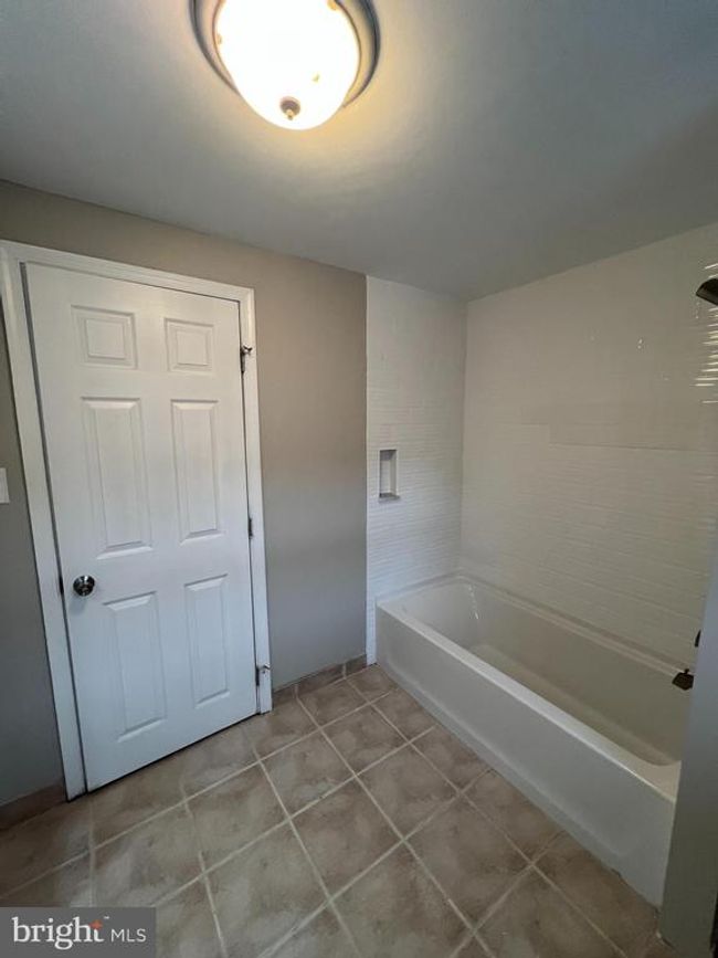 41 N Clinton Ave, House other with 3 bedrooms, 1 bathrooms and null parking in MAPLE SHADE NJ | Image 10