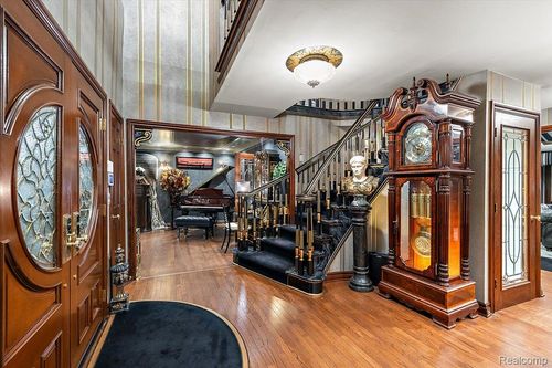 7310 Sandy Creek Ln, Bloomfield Hills, MI, 48301-3646 | Card Image