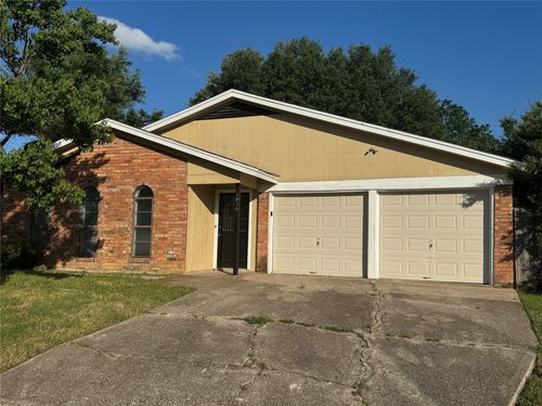 1029 Fox River Ln, Fort Worth, TX, 76120-3413 | Card Image