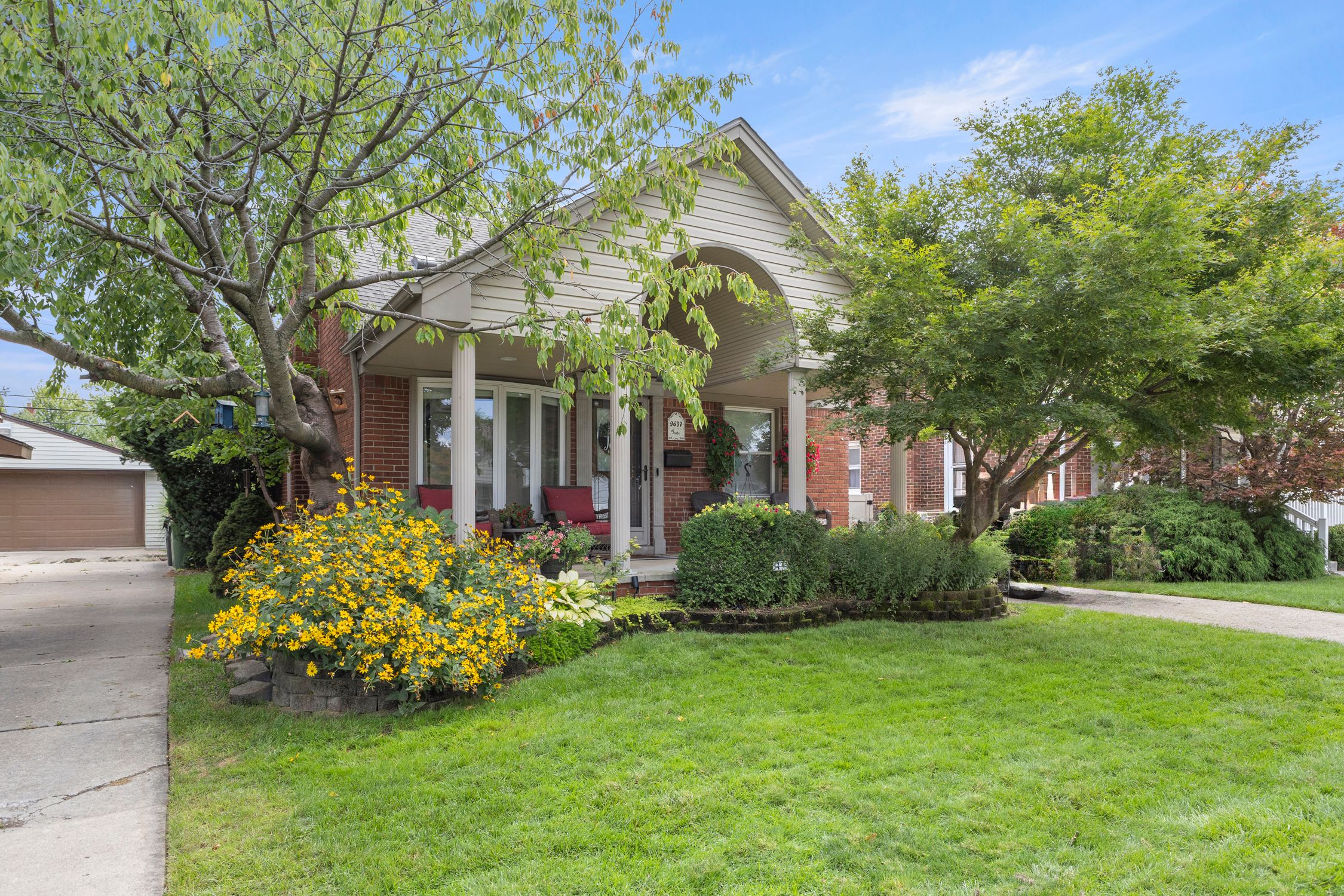 Niver Ave, Allen Park, MI 48101