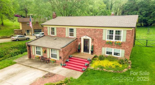 162 Fairway Hills Dr, Waynesville, NC, 28786-2683 | Card Image